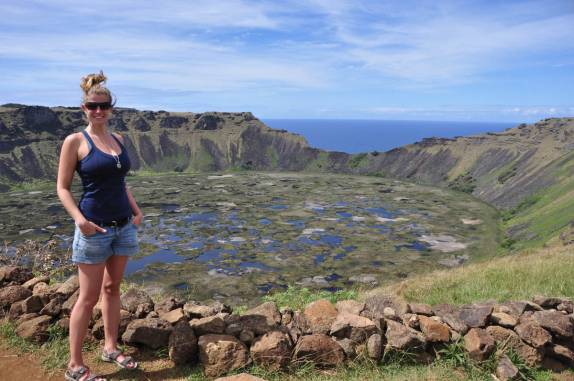 A cratera do vulcão Rano Kau, em Rapa Nui (ou Ilha de Páscoa), ilha chilena no meio do Oceano Pacífico